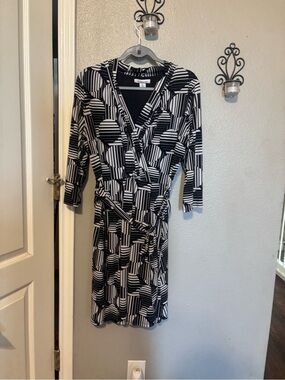 Liz Claiborne Black and White Geometric Wrap Midi Dress